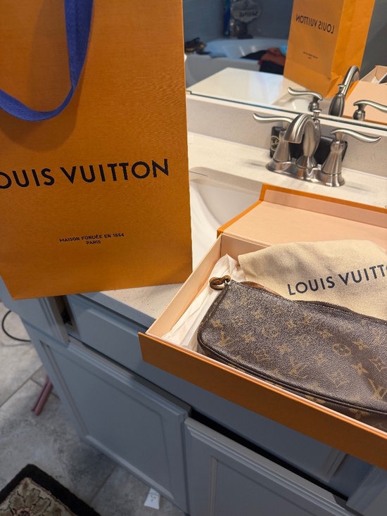Louis Vuitton Handbags - Authentic Louis Vuitton Pochette – Monogram – Very Good  Pre-Owned Condition